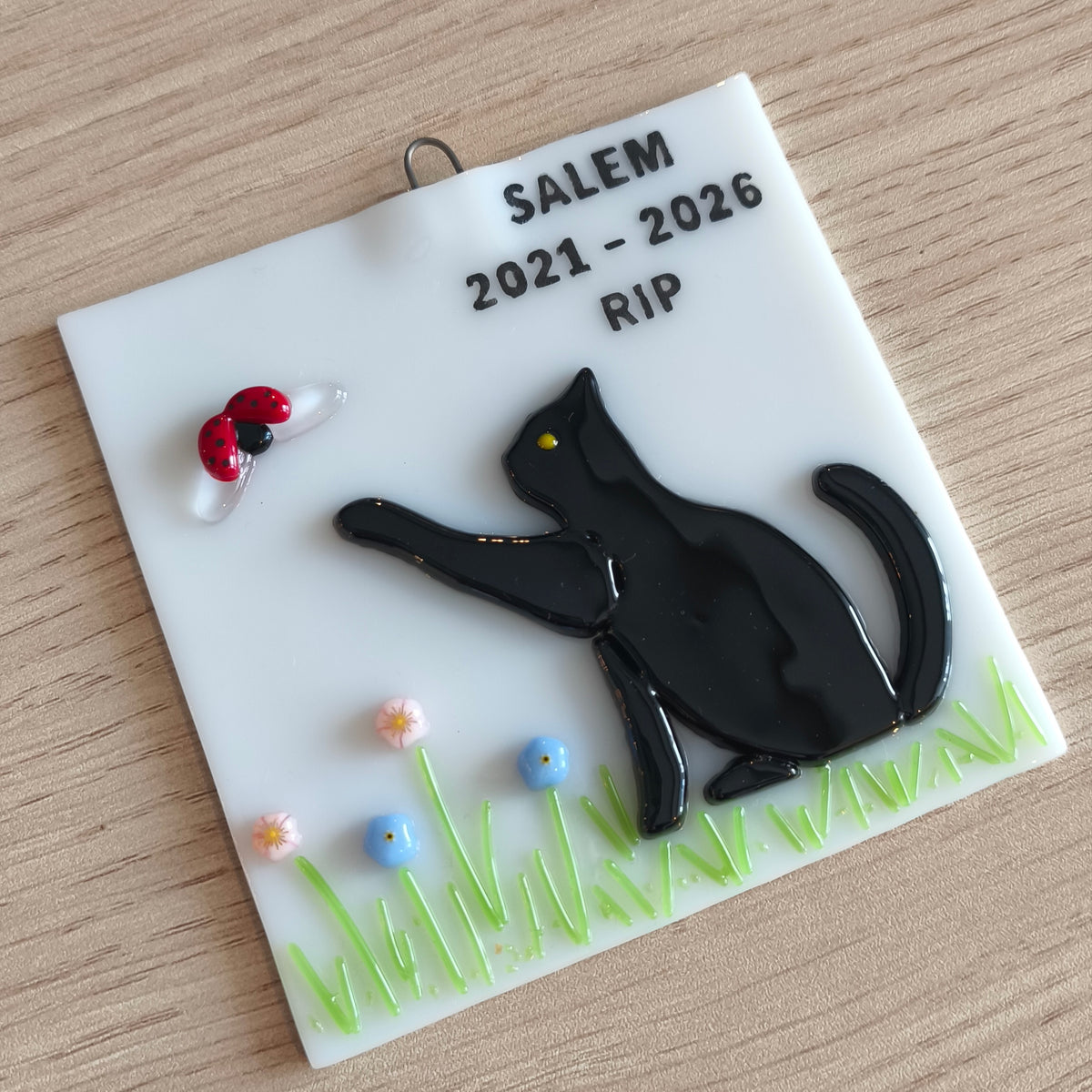 Plaque mémoire d'un chat noir